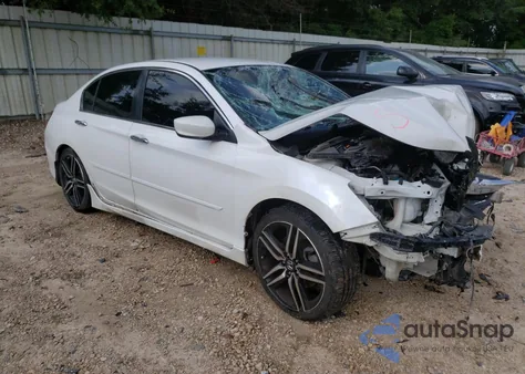 2017 Honda Accord Sport z USA, uszkodzony, nr VIN 1HGCR2F52HA196192